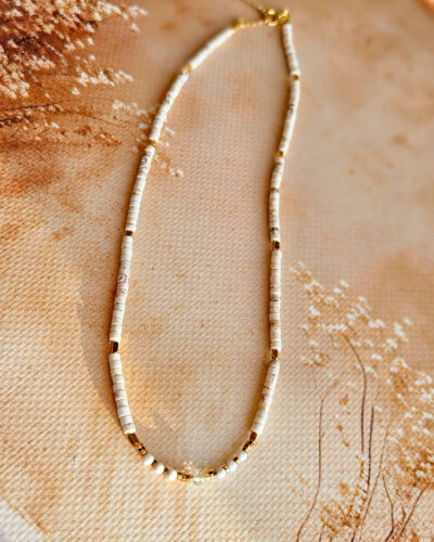 choker na lato, naszyjnik z kamieniami, fluoryt, bialy naszyjnik, naszyjnik stylowy, naszyjnik recznie robiony,